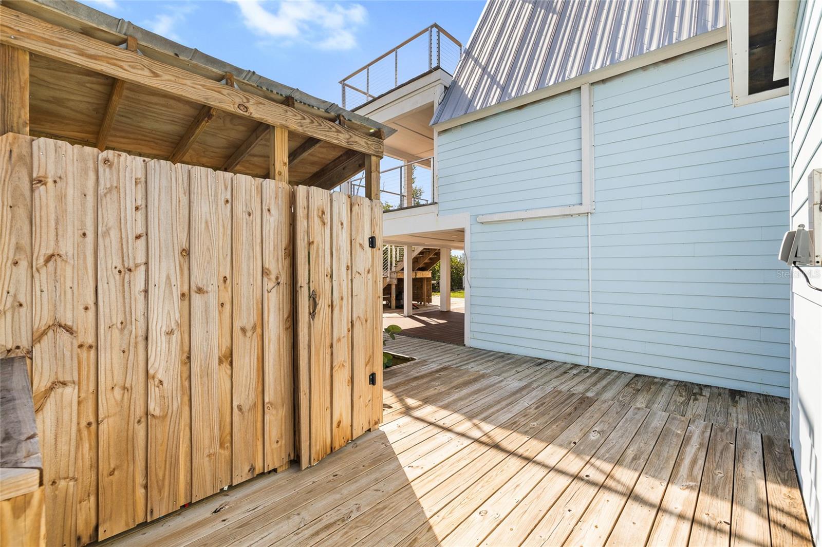 Image 46 of 66 For 9664 Privateer Rd