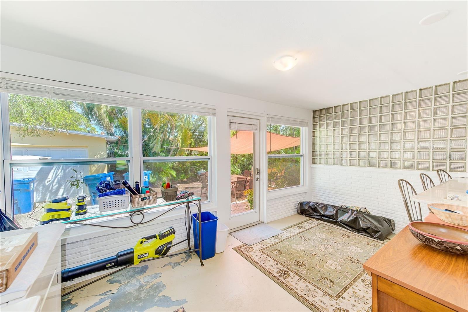 Image 42 of 66 For 240-242 Mateo Way Ne