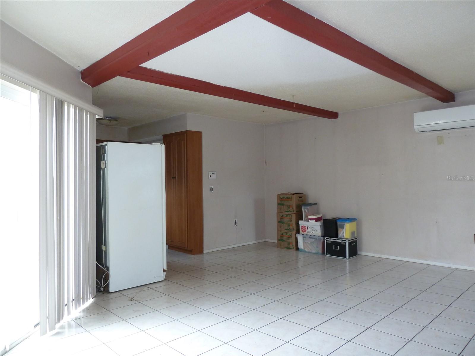Image 3 of 11 For 925 Marshall Street