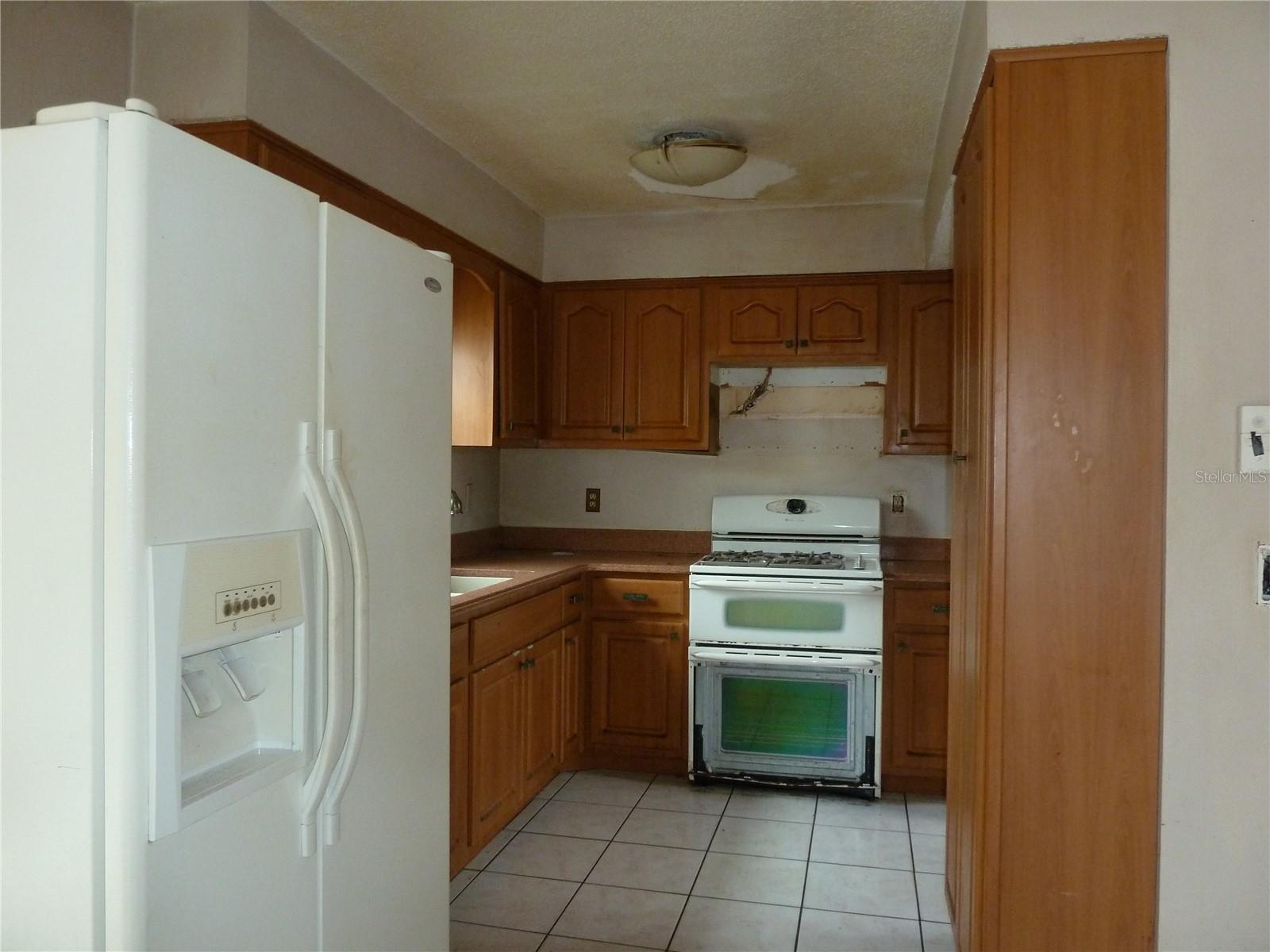 Image 5 of 11 For 925 Marshall Street