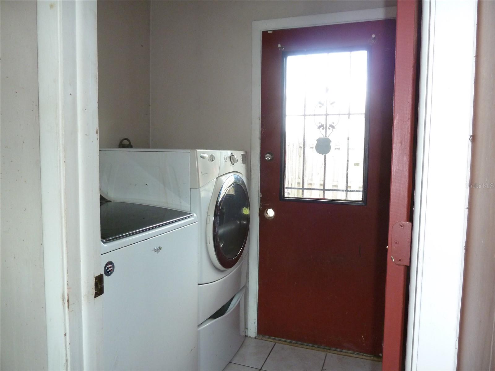 Image 6 of 11 For 925 Marshall Street