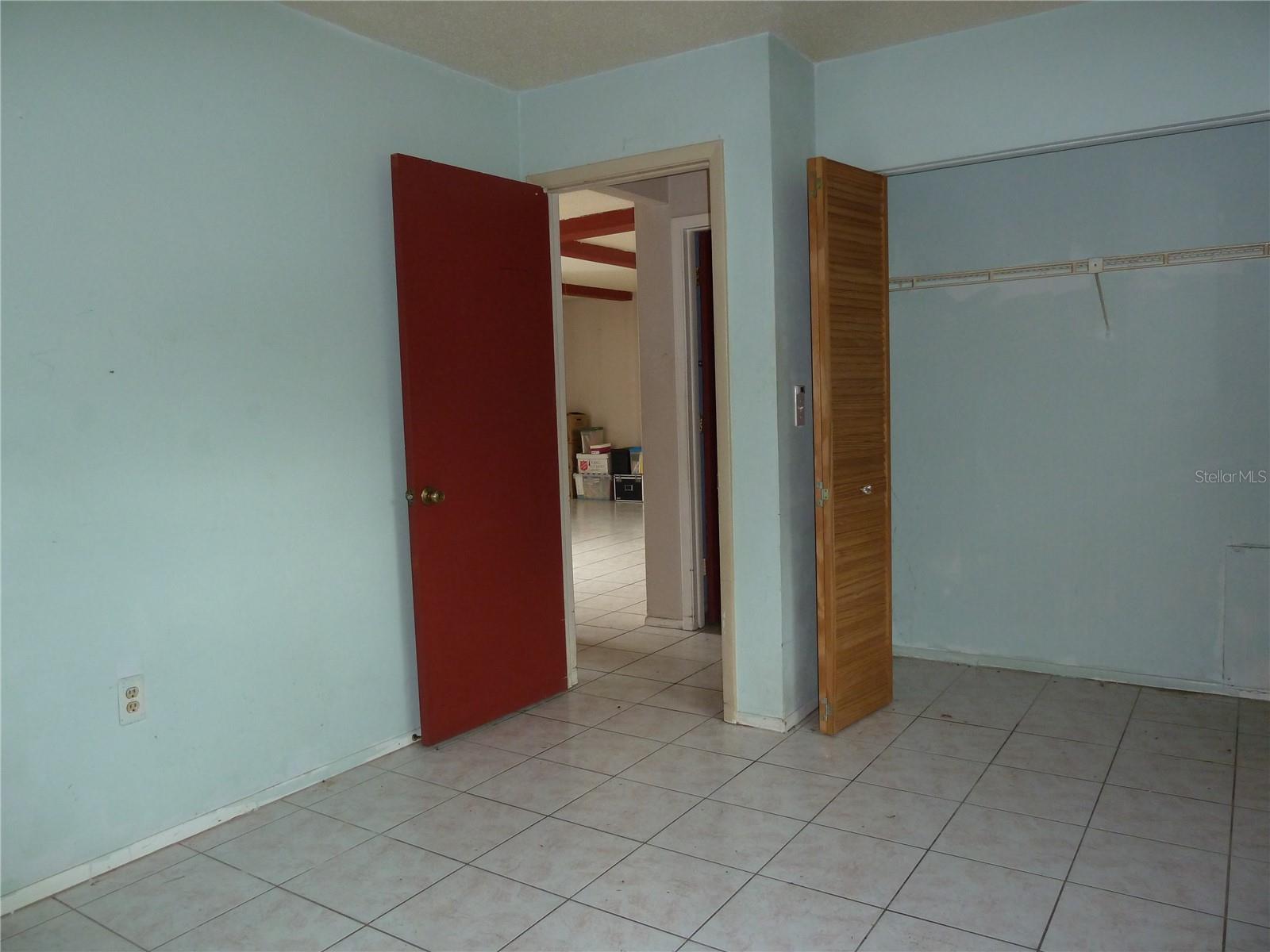 Image 8 of 11 For 925 Marshall Street