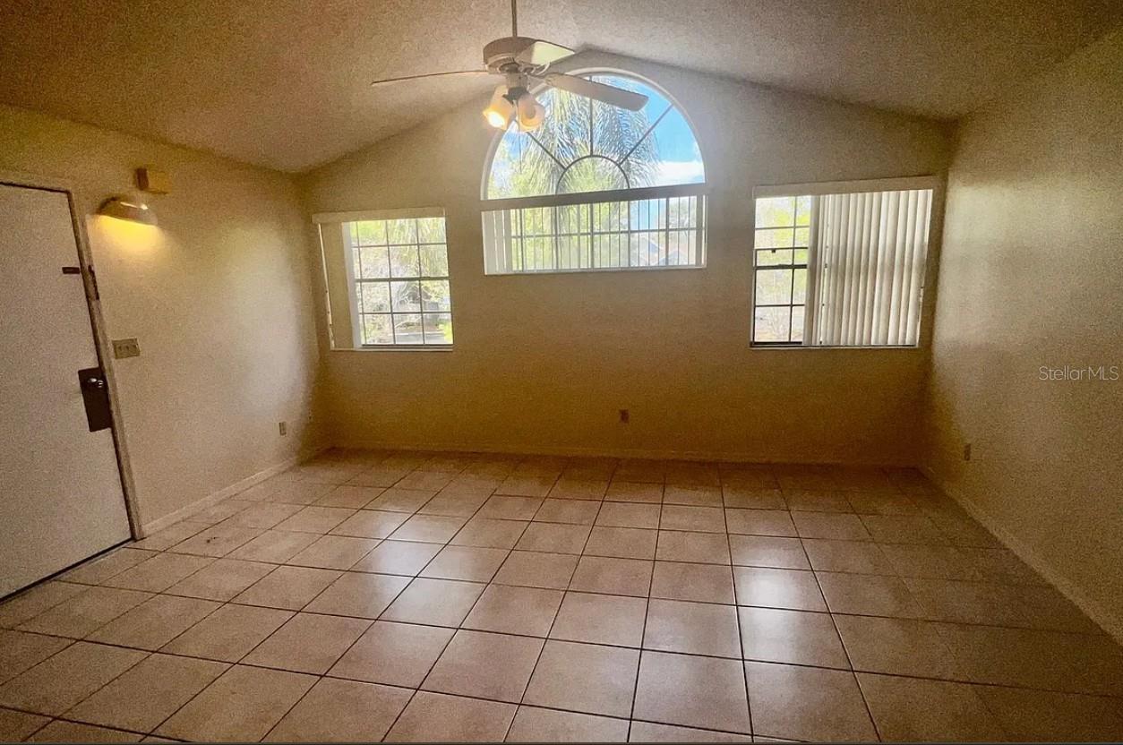 Image 3 of 15 For 2719 Poinciana Boulevard 186