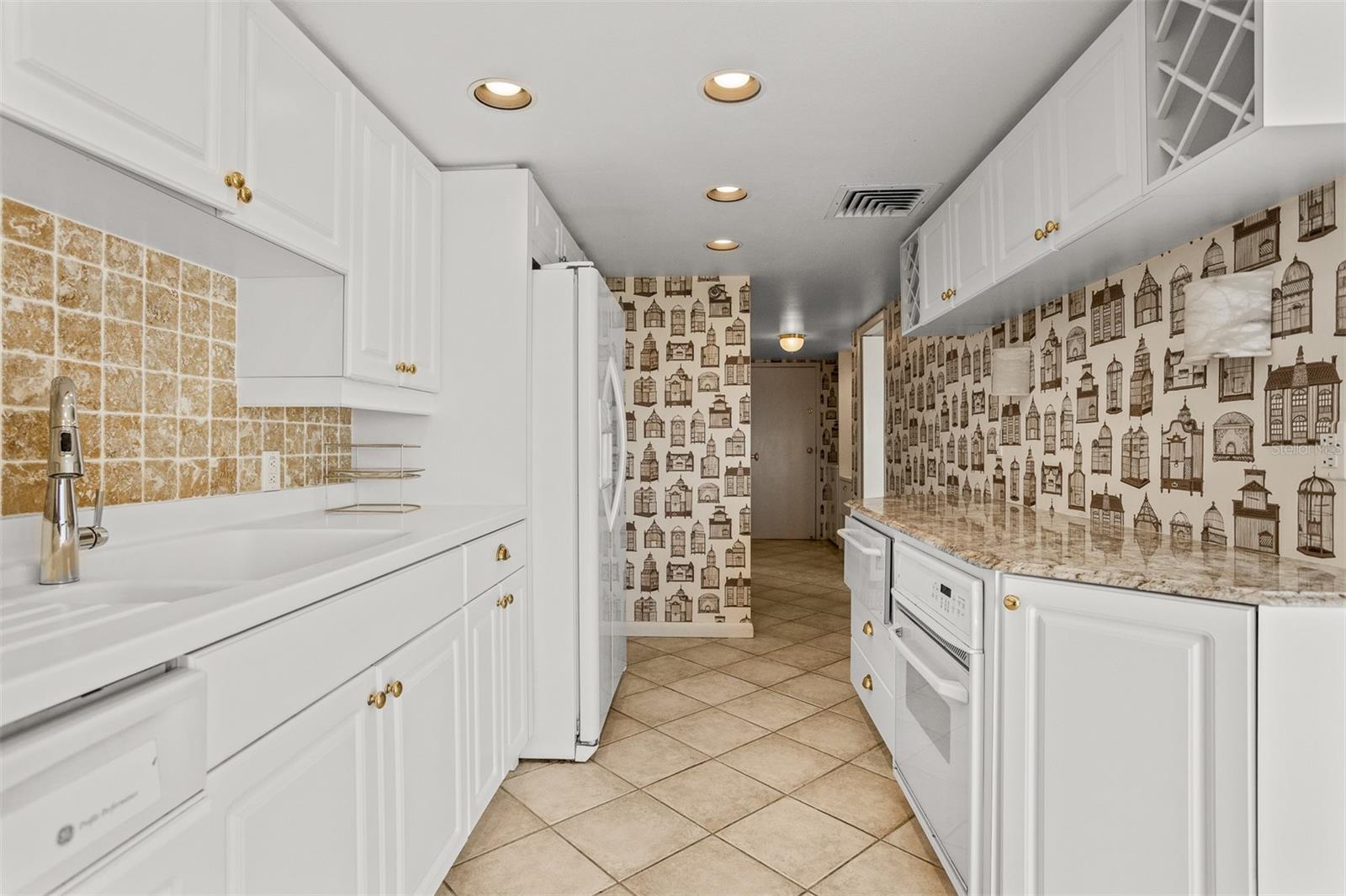 Image 13 of 88 For 3301 Bayshore Boulevard 2303d