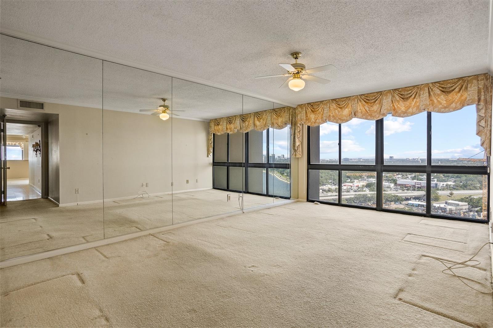 Image 17 of 88 For 3301 Bayshore Boulevard 2303d