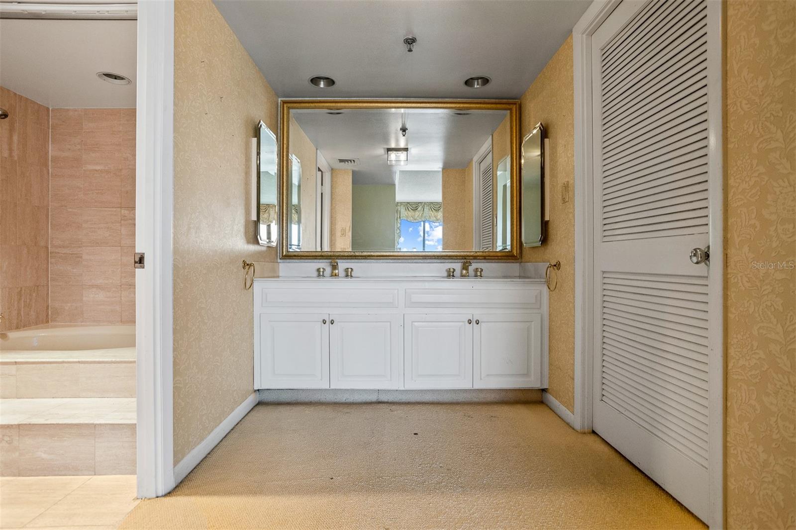 Image 19 of 88 For 3301 Bayshore Boulevard 2303d