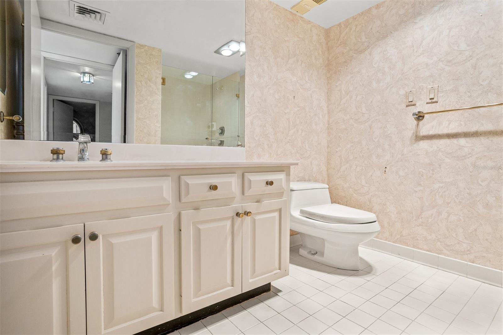 Image 27 of 88 For 3301 Bayshore Boulevard 2303d