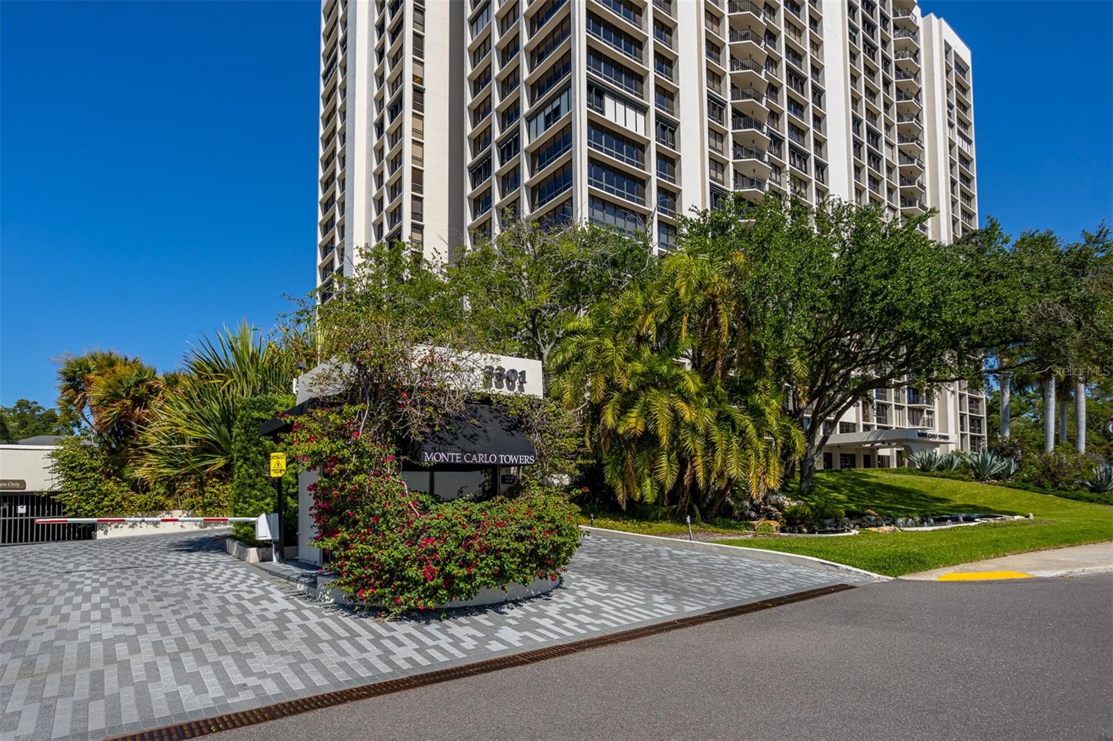 Image 3 of 88 For 3301 Bayshore Boulevard 2303d