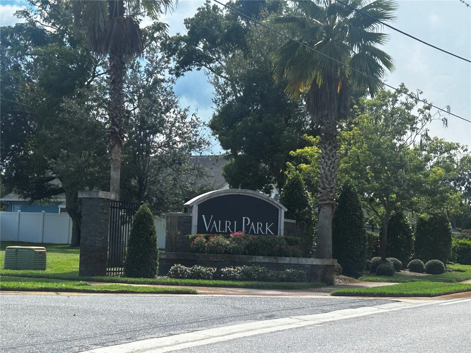 Image 5 of 50 For 520 Valri Park Drive