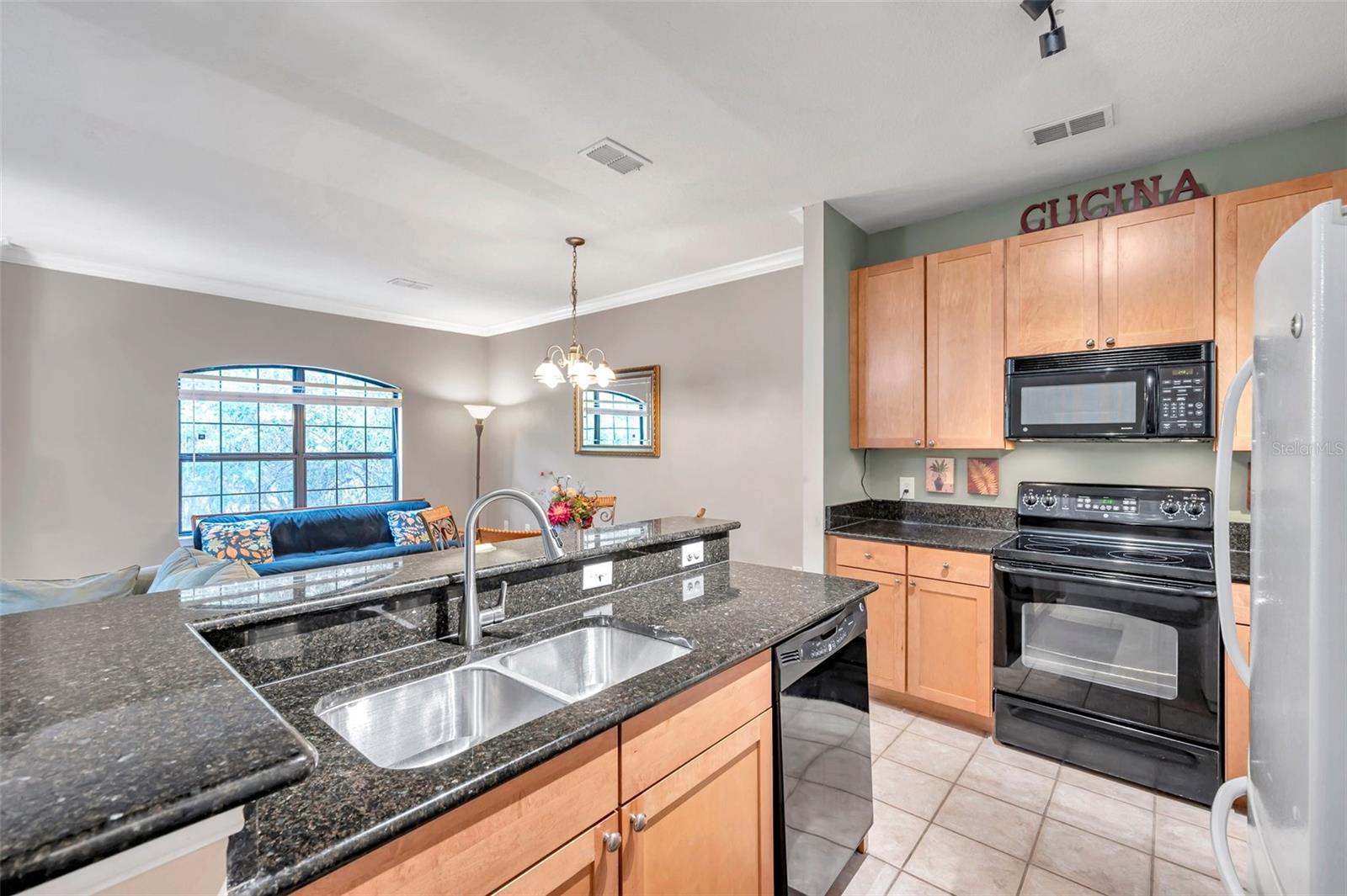 Image 2 of 48 For 2279 Portofino Place 20-2025
