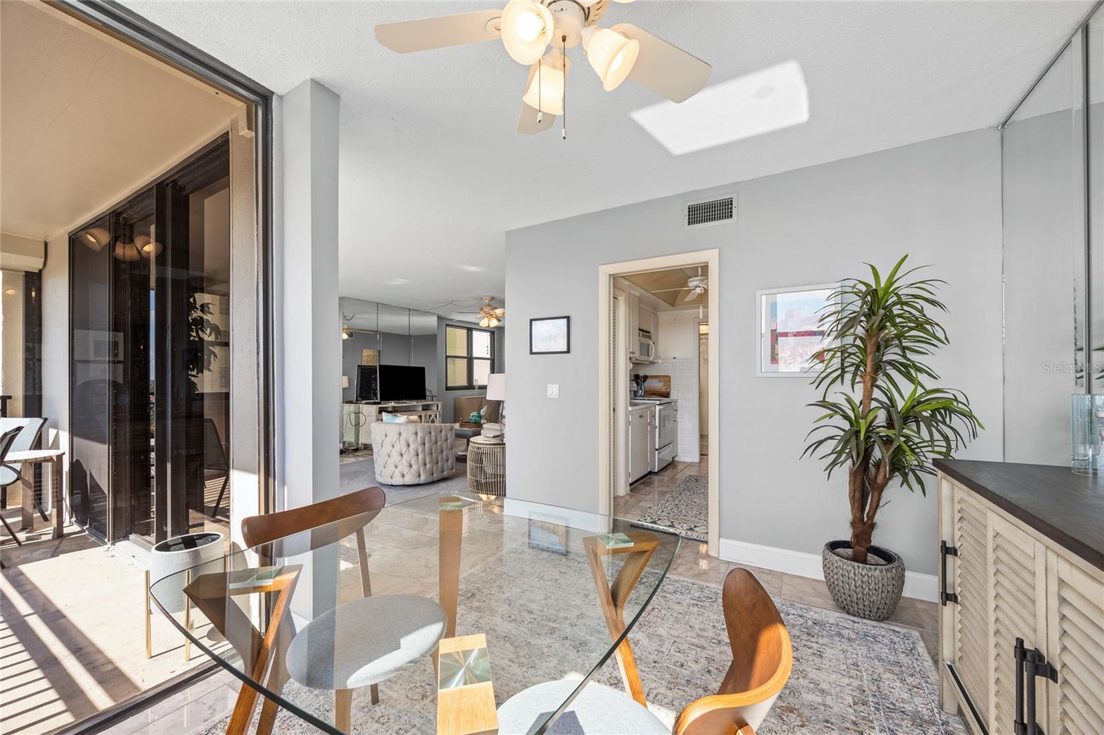 Image 11 of 49 For 3820 Gulf Boulevard 708