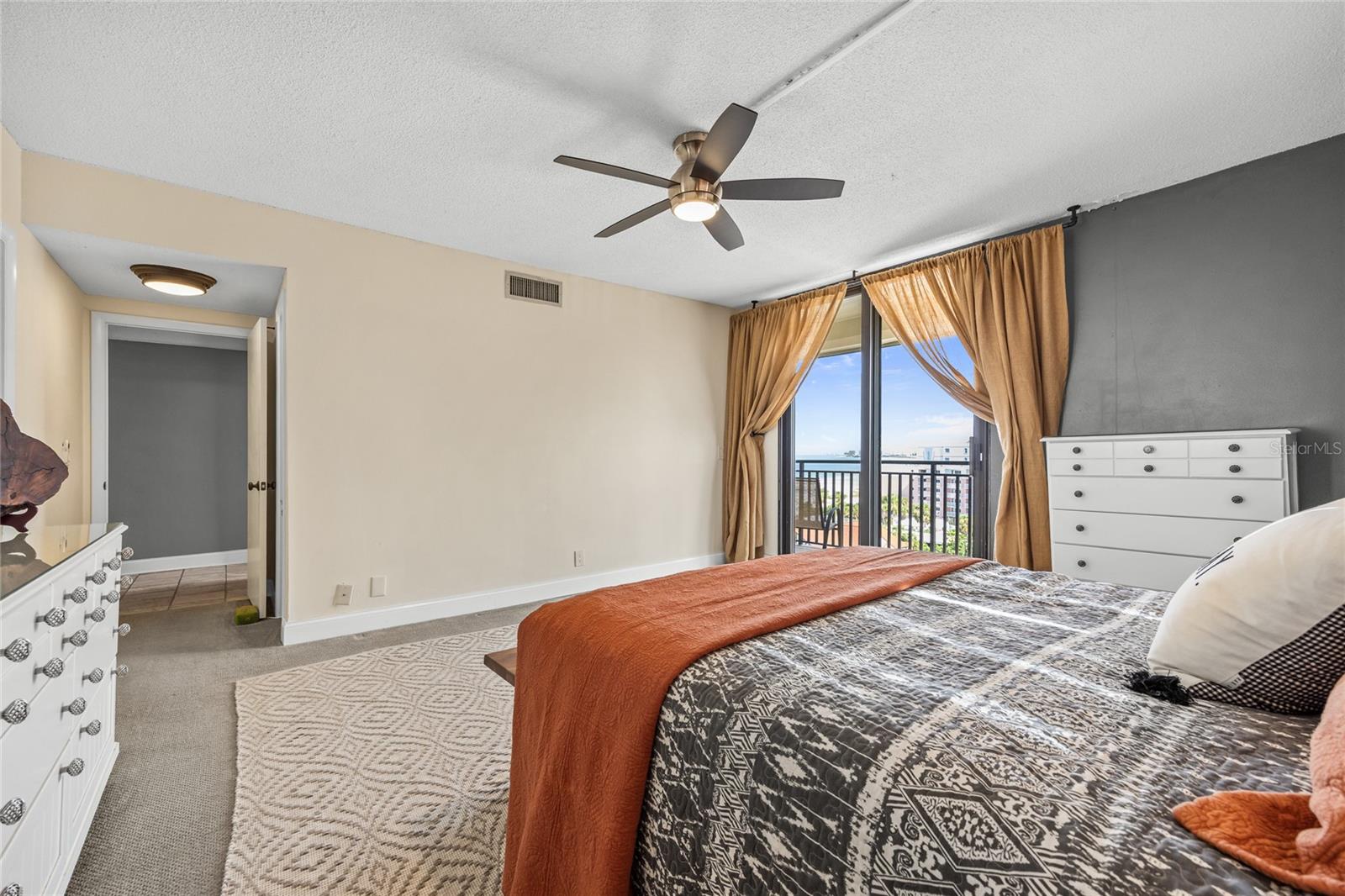 Image 28 of 49 For 3820 Gulf Boulevard 708