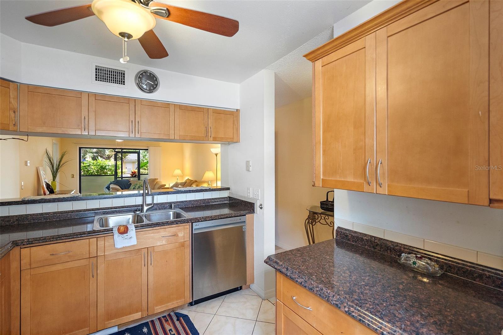 Image 6 of 32 For 3001 58th Avenue S 101