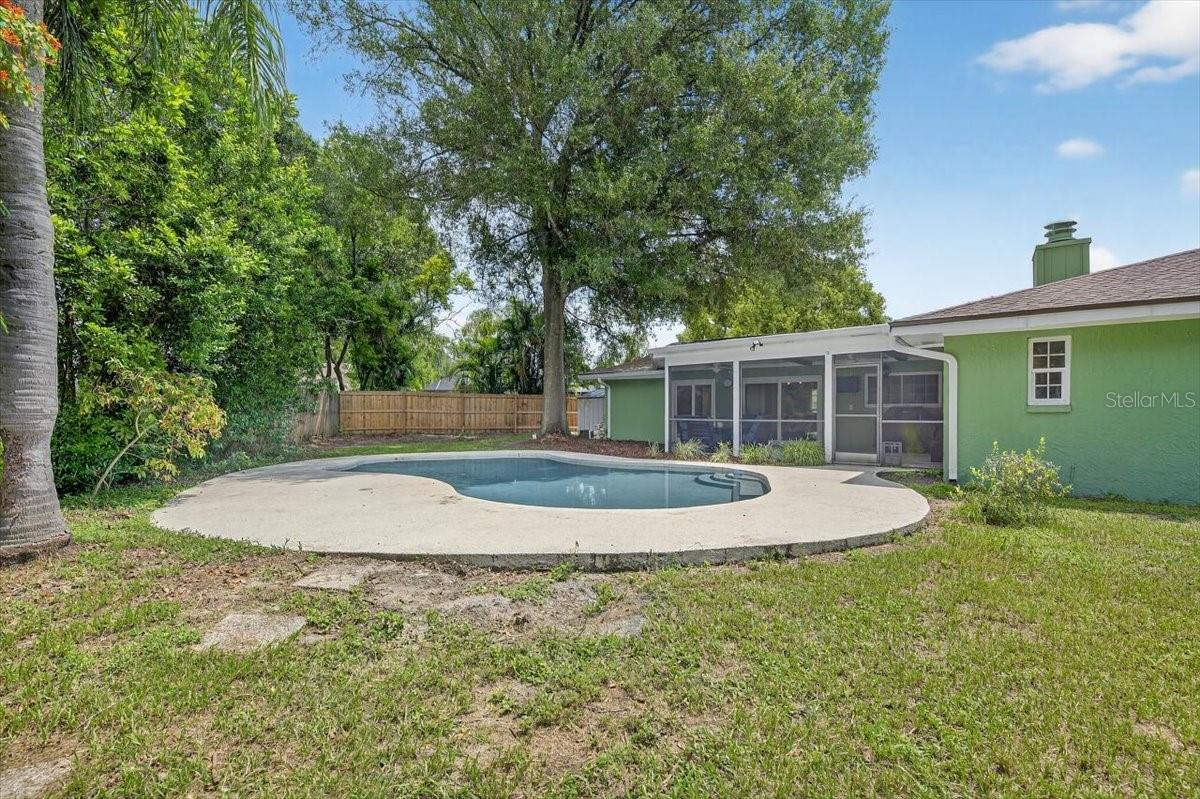 Image 41 of 48 For 3133 Reseda Court