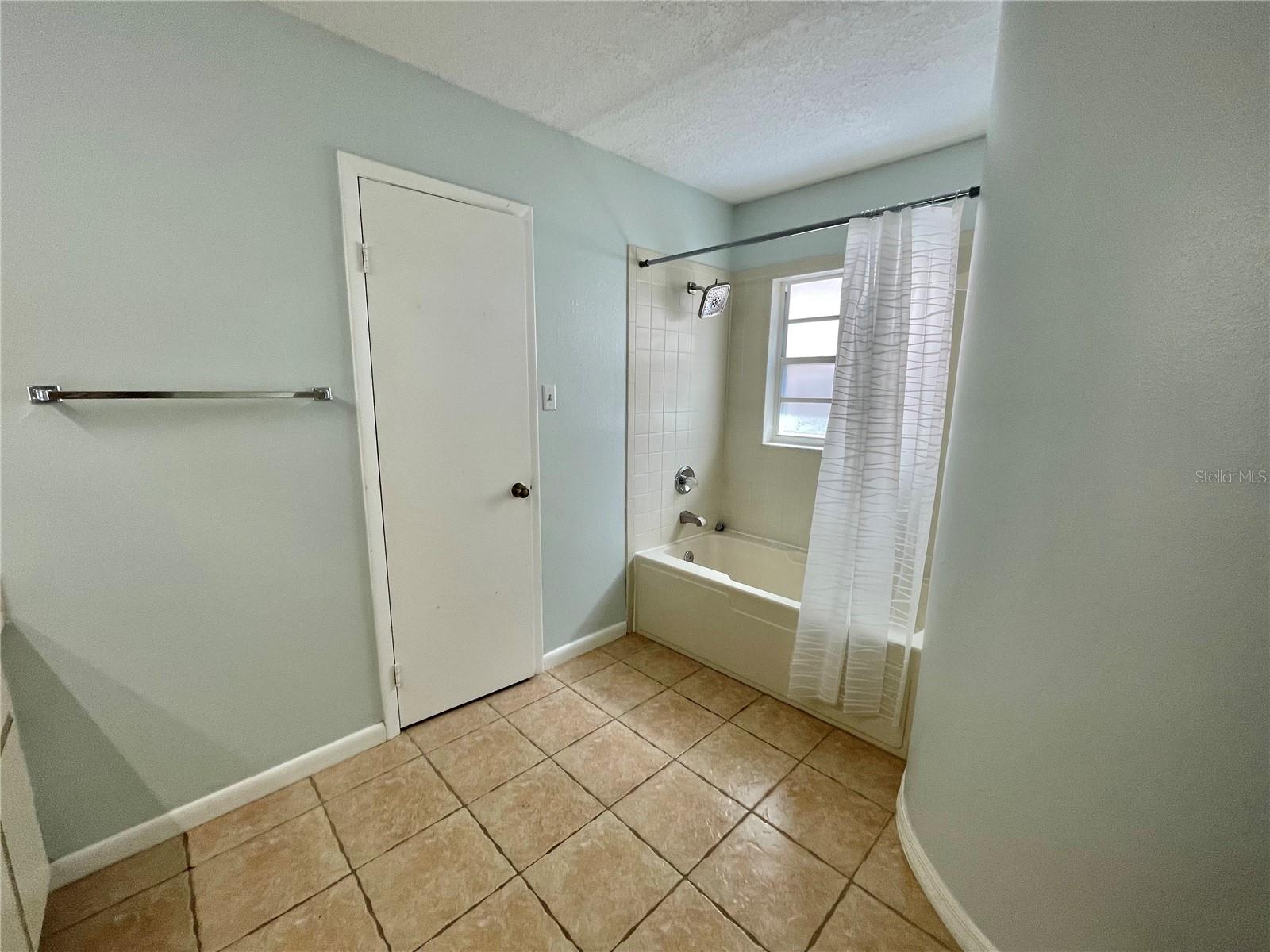 Image 9 of 13 For 1442 Tiverton Drive