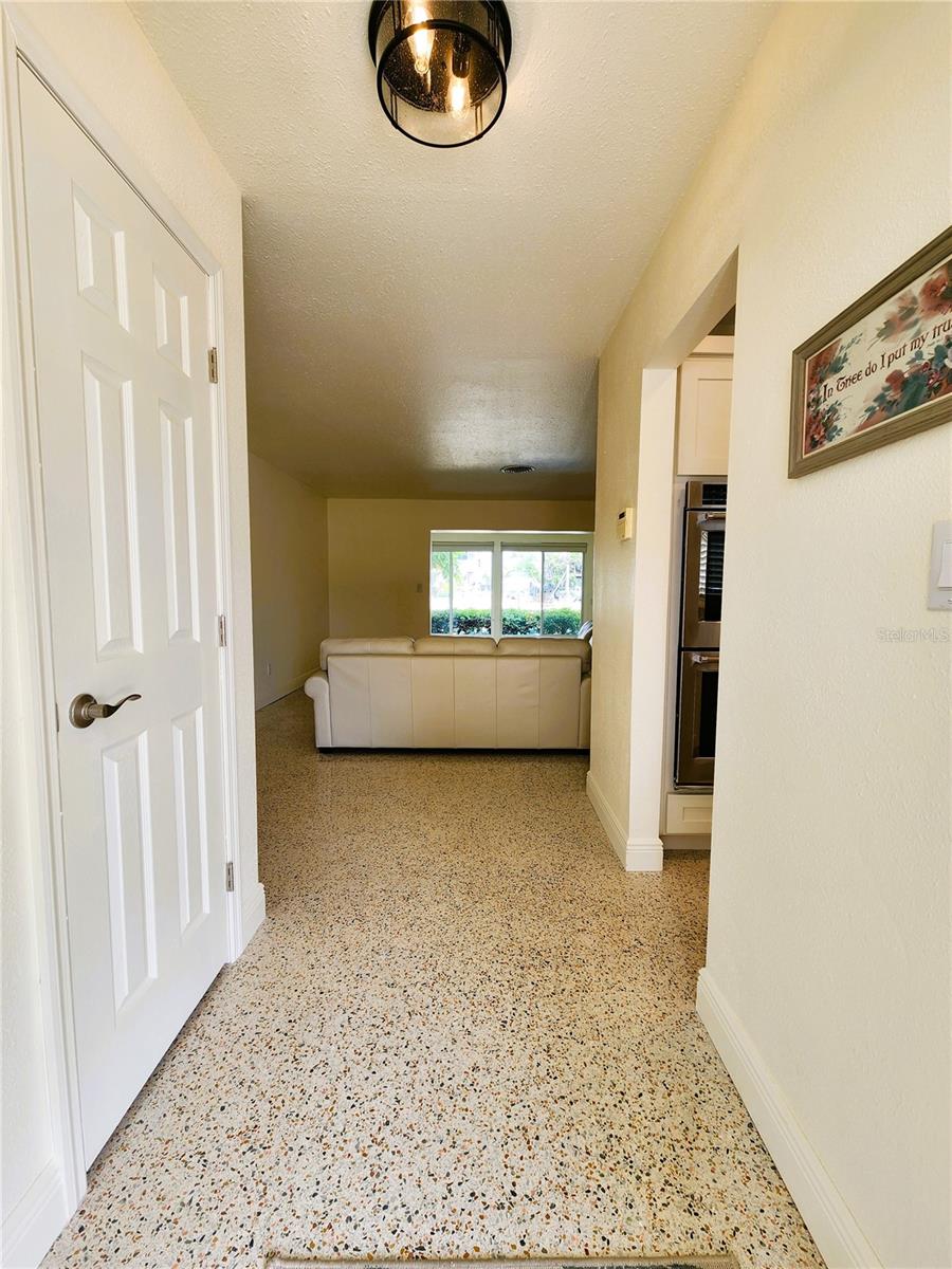 Image 10 of 33 For 3790 Beach Drive Se