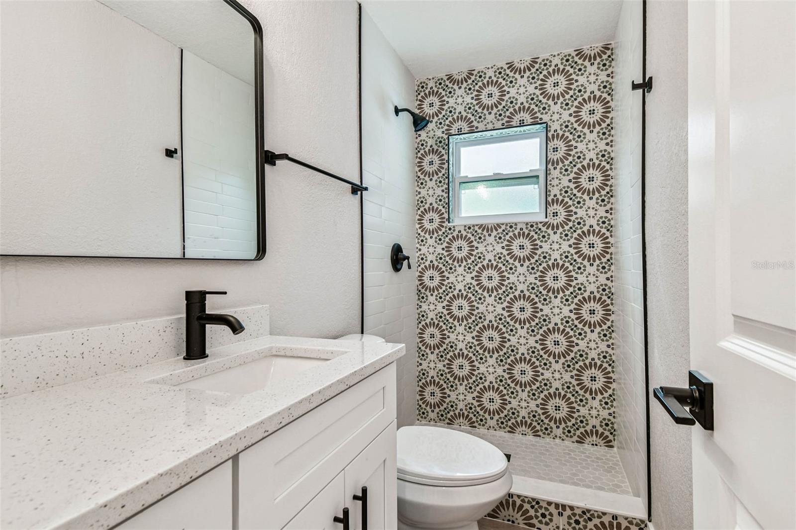 Listing photo id 16 for 1339 Jambalana Drive