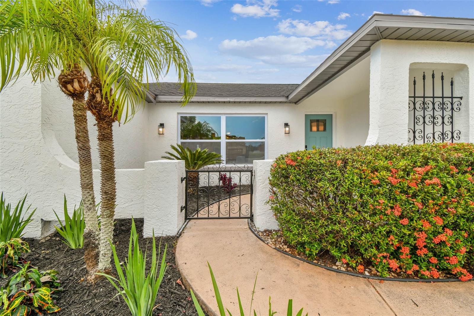 Listing photo id 0 for 1339 Jambalana Drive
