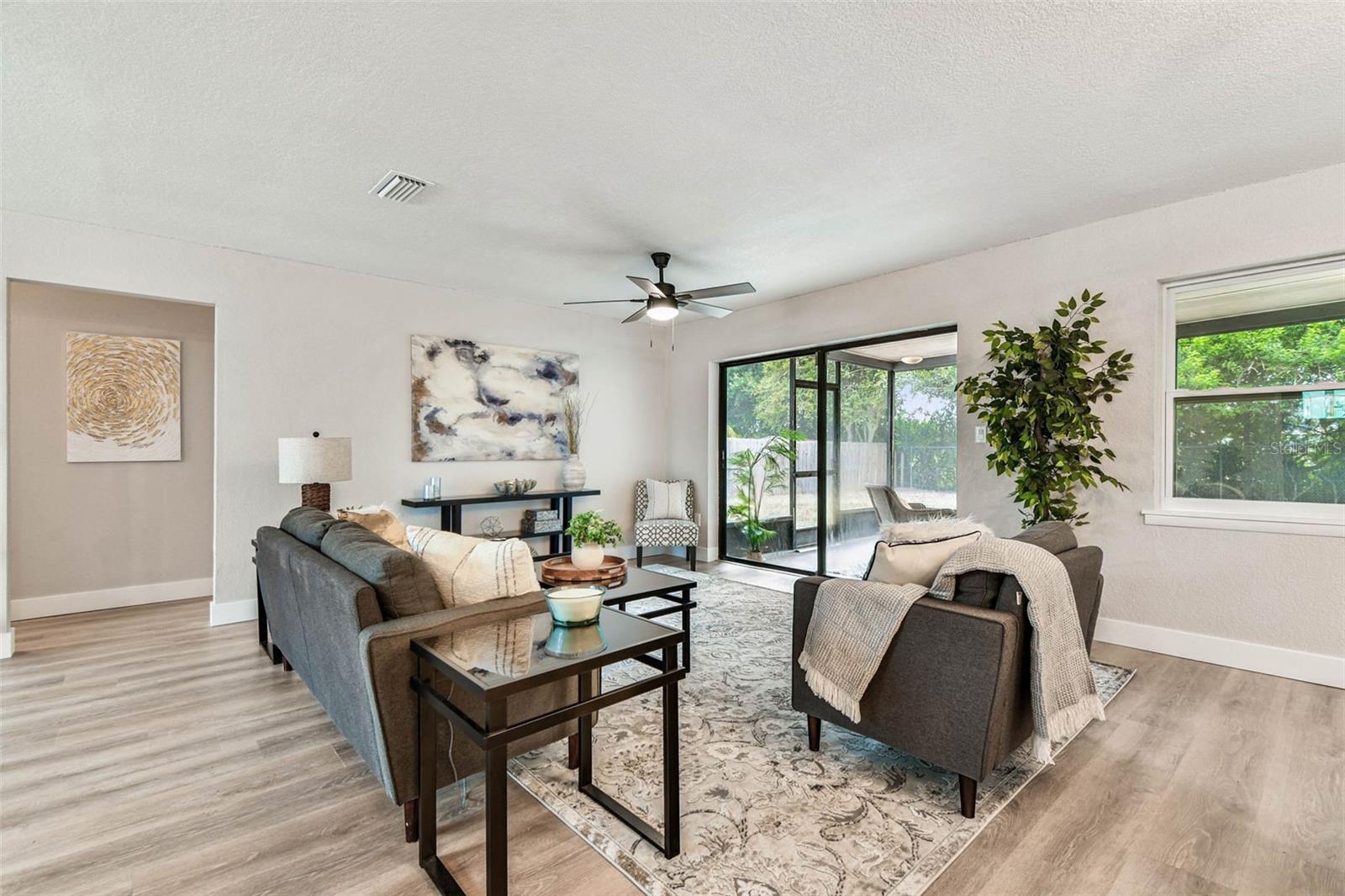Listing photo id 4 for 1339 Jambalana Drive