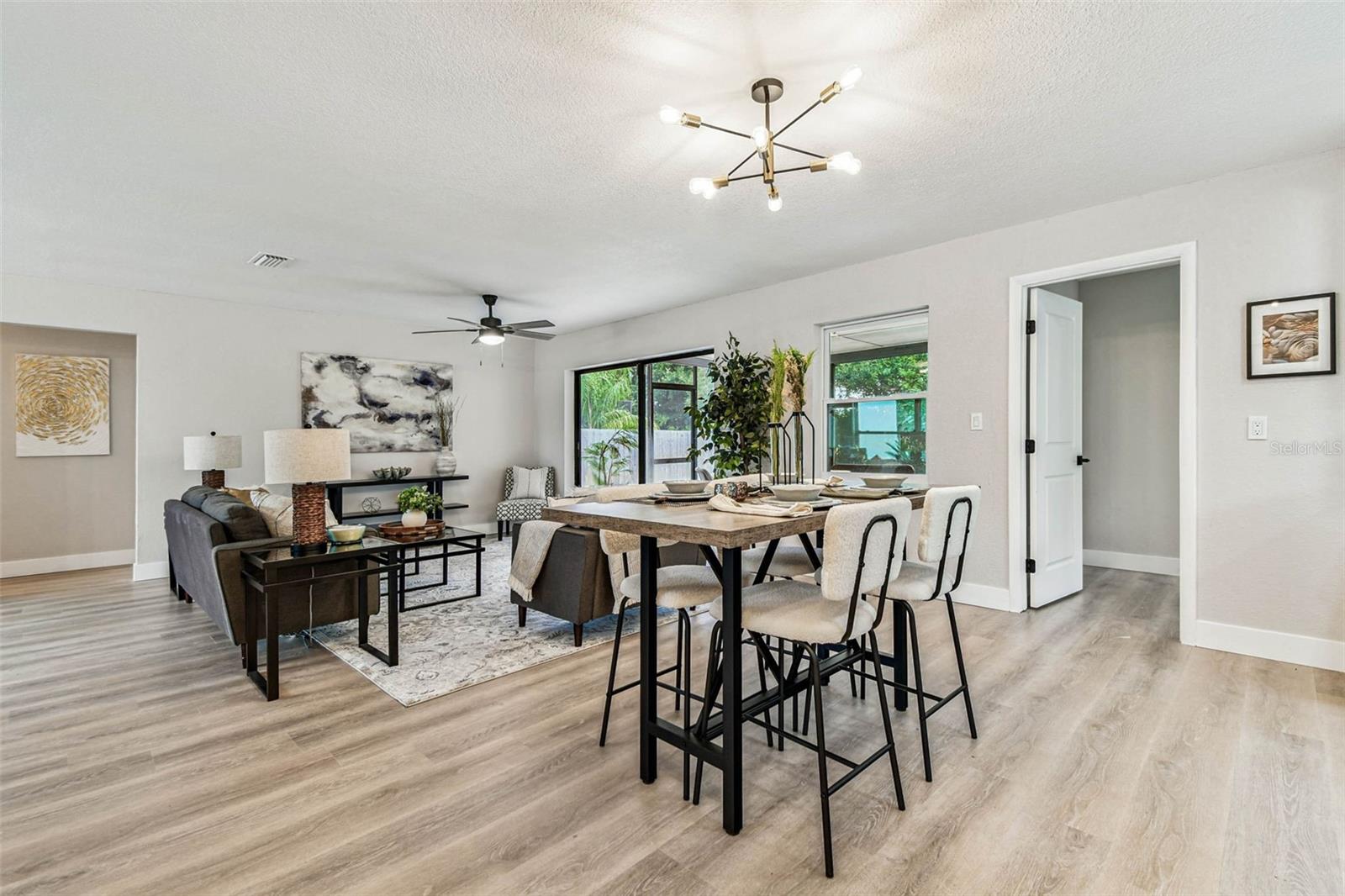 Listing photo id 5 for 1339 Jambalana Drive