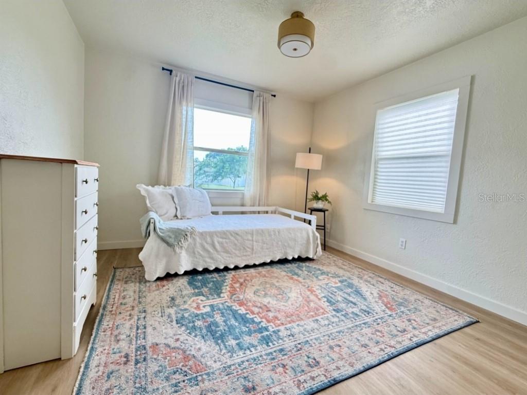 Image 6 of 17 For 918 7th Avenue Sw