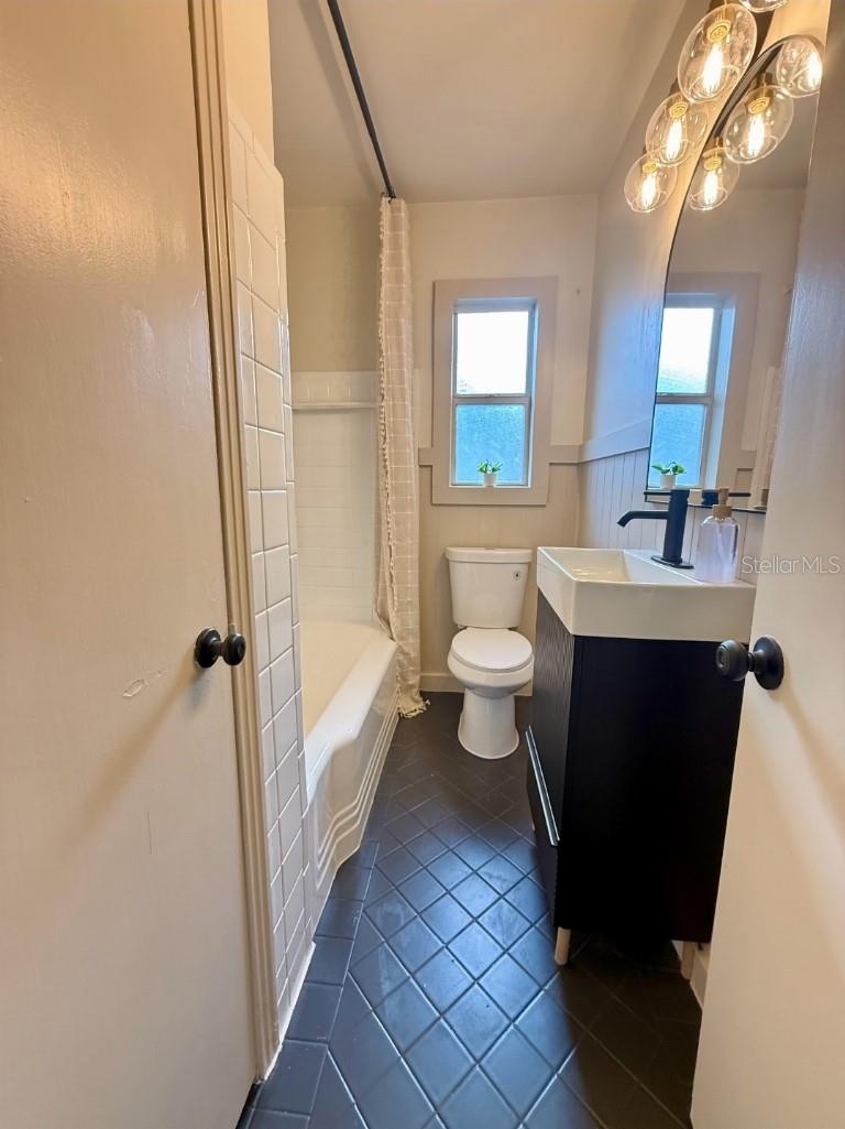 Image 8 of 17 For 918 7th Avenue Sw
