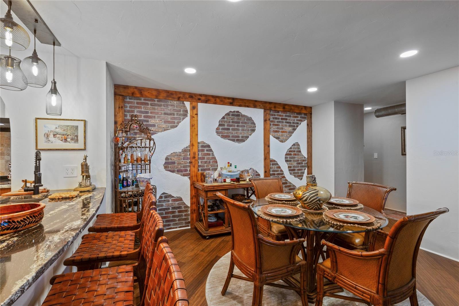 Image 36 of 42 For 440 Gulfview Boulevard 807