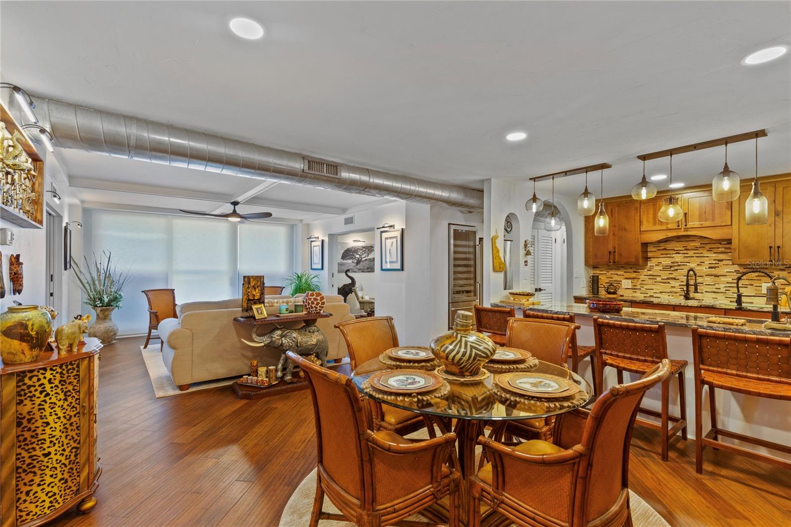 Image 4 of 42 For 440 Gulfview Boulevard 807