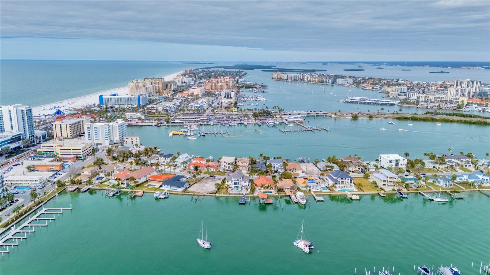 Image 40 of 42 For 440 Gulfview Boulevard 807