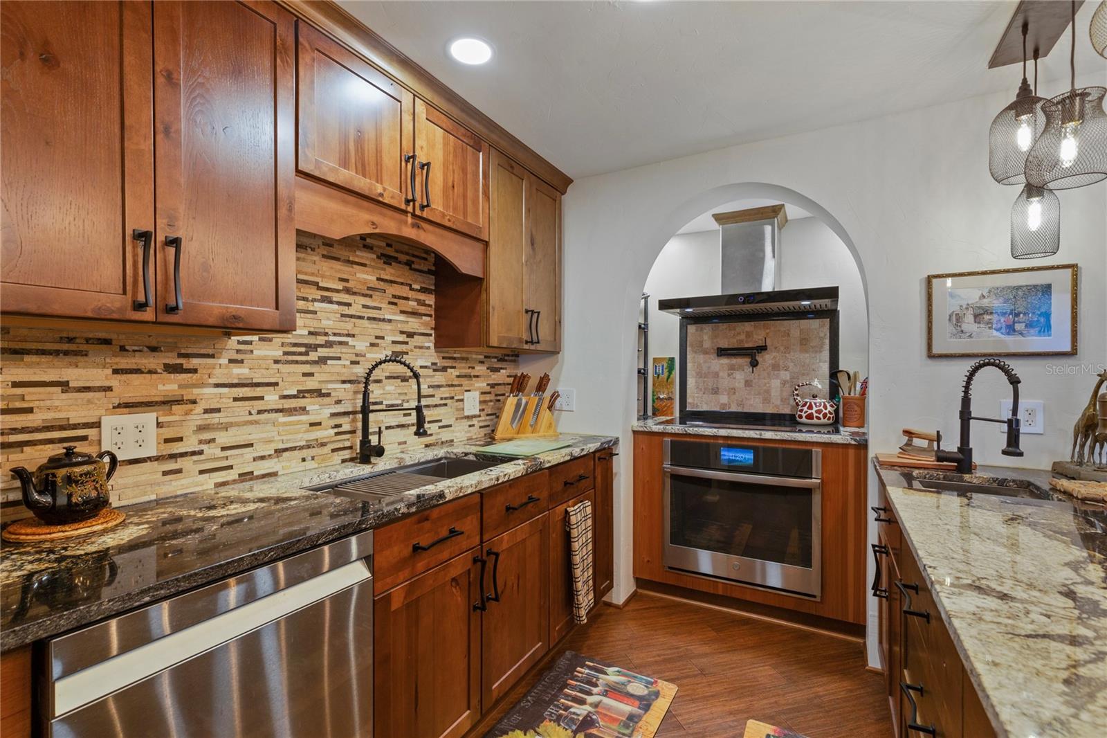 Image 7 of 42 For 440 Gulfview Boulevard 807