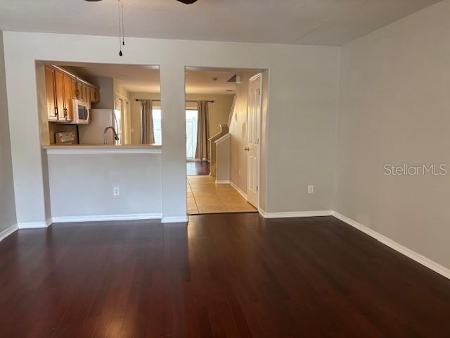 Image 3 of 20 For 2525 Harn Boulevard 3