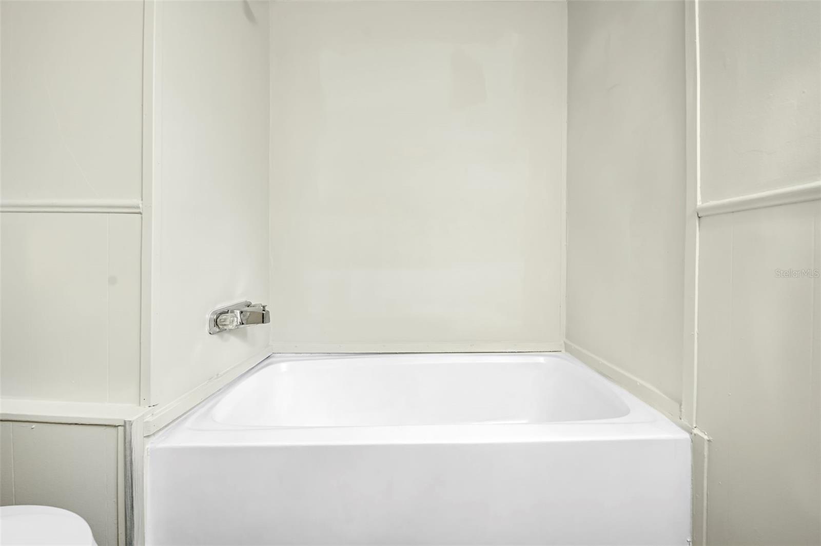 Image 15 of 28 For 8050 Rosella Court 7