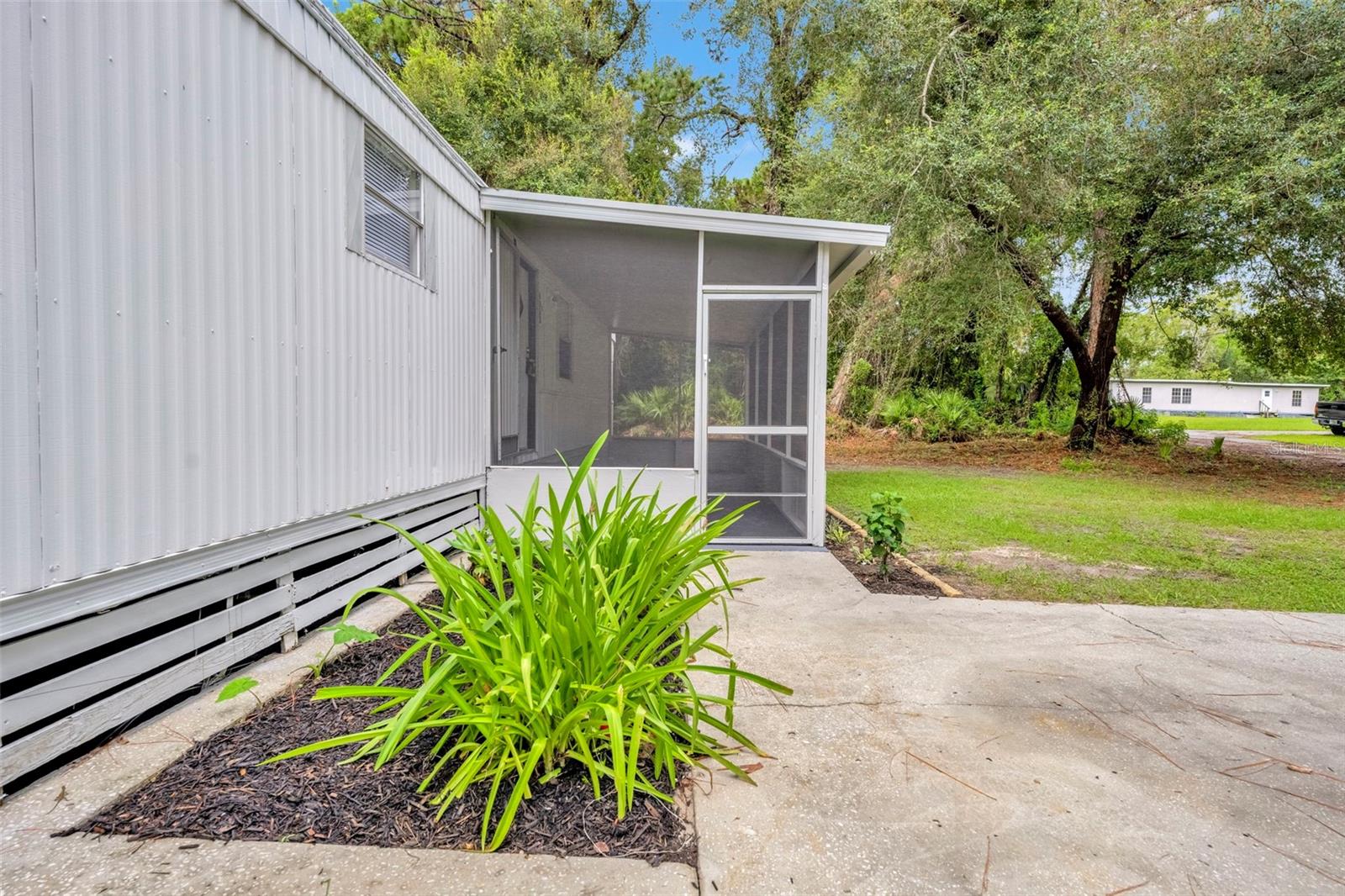 Image 19 of 28 For 8050 Rosella Court 7