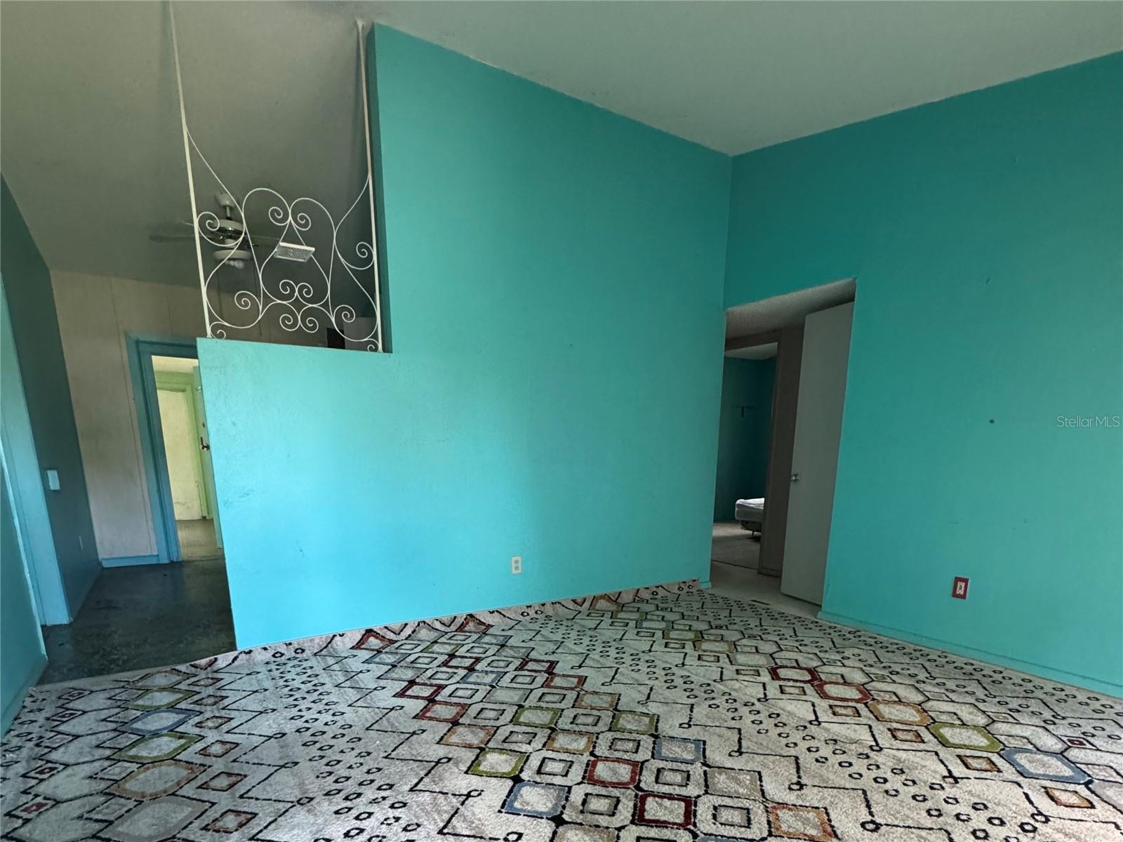 Image 3 of 8 For 2124 Catalina Drive N