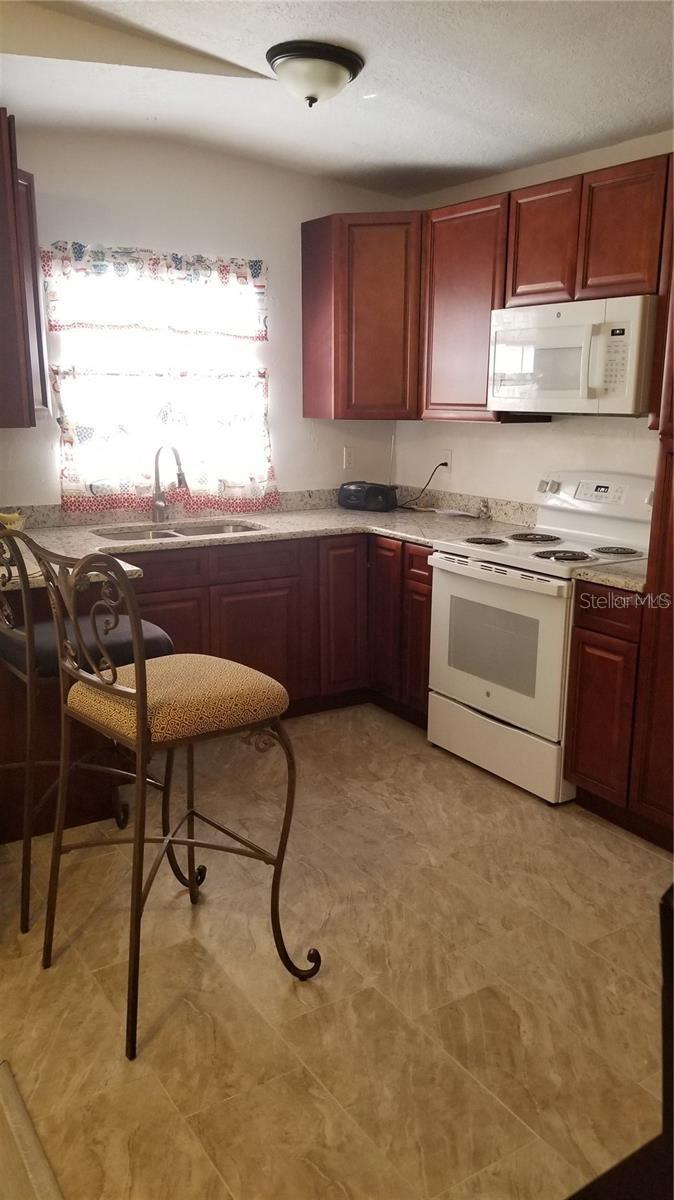 Image 3 of 8 For 4919 Erleen Place
