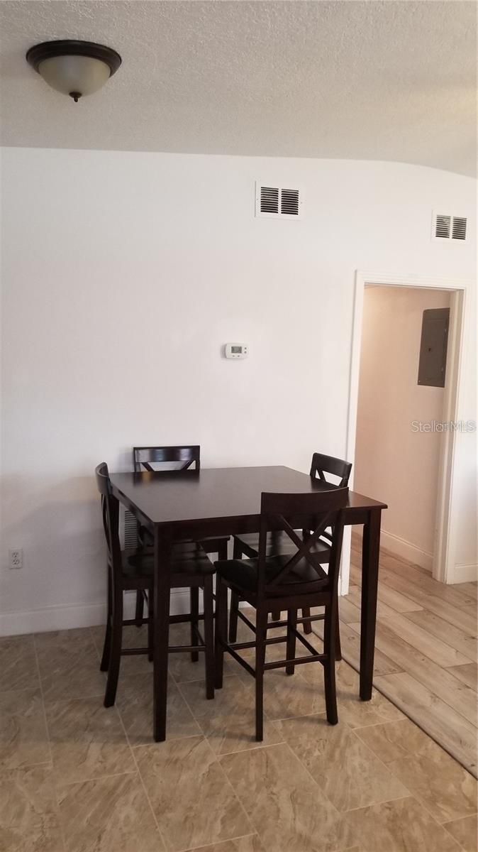 Image 4 of 8 For 4919 Erleen Place