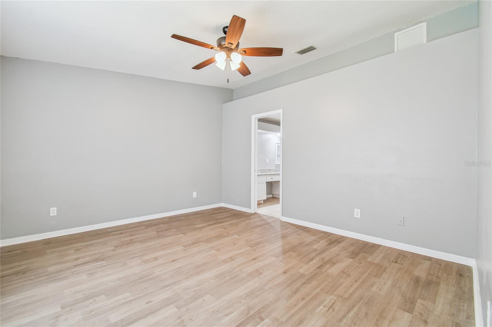 Image 14 of 43 For 11124 Bramblebrush Street
