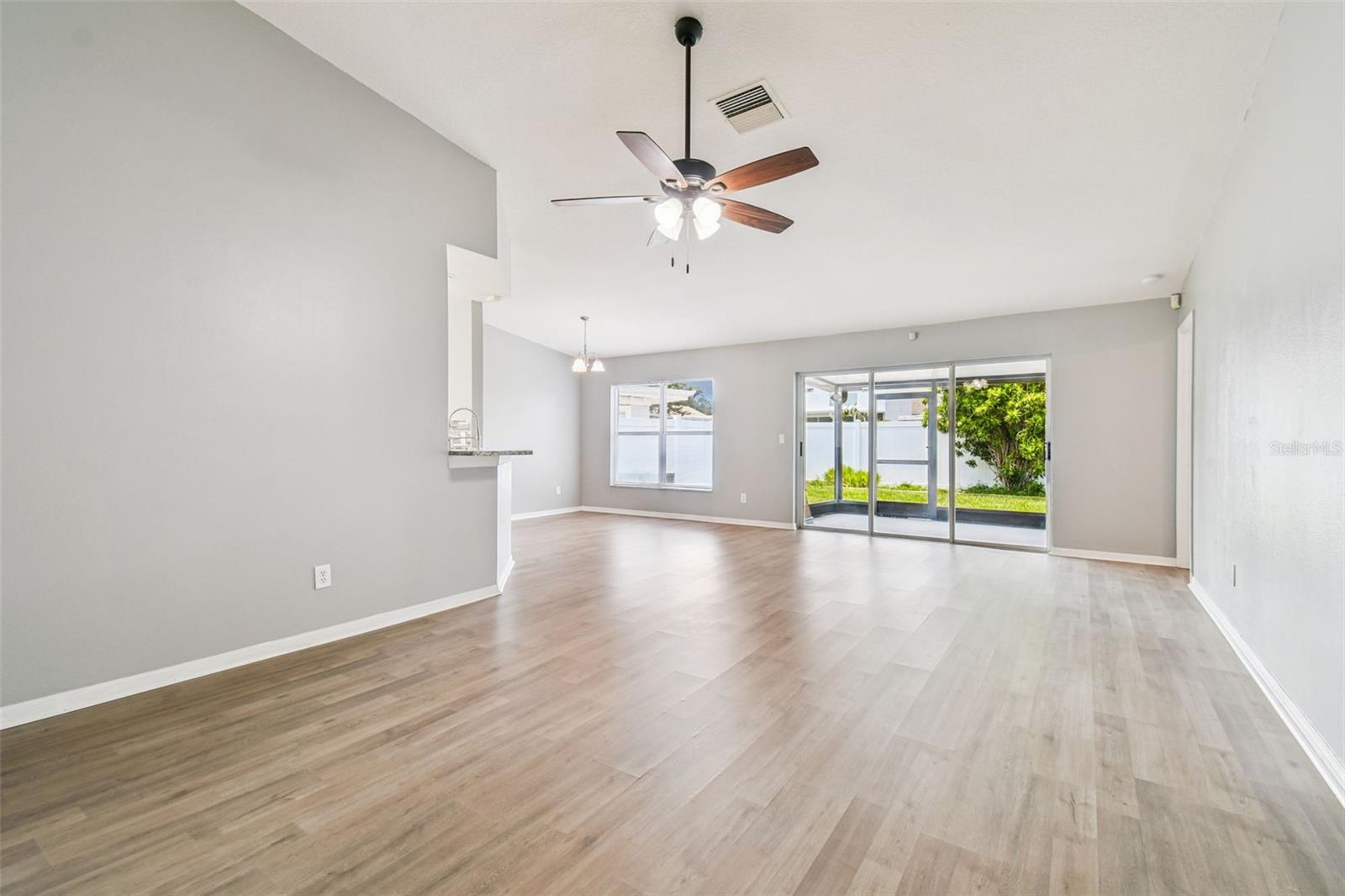 Image 7 of 43 For 11124 Bramblebrush Street
