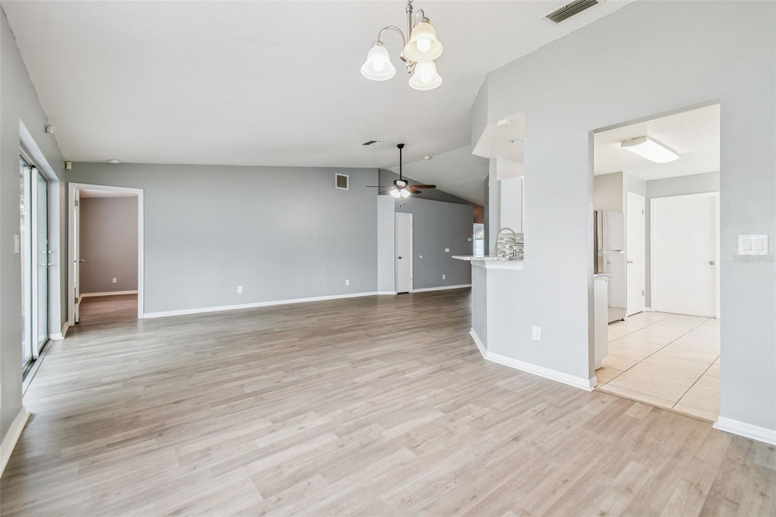 Image 9 of 43 For 11124 Bramblebrush Street