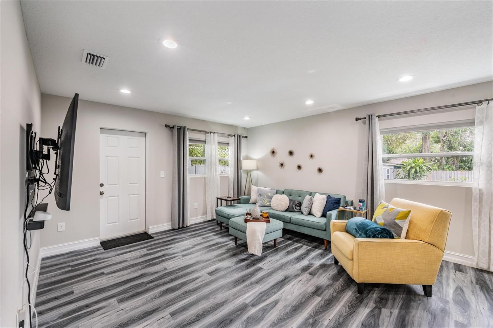 Image 10 of 35 For 7308 Dartmouth Avenue