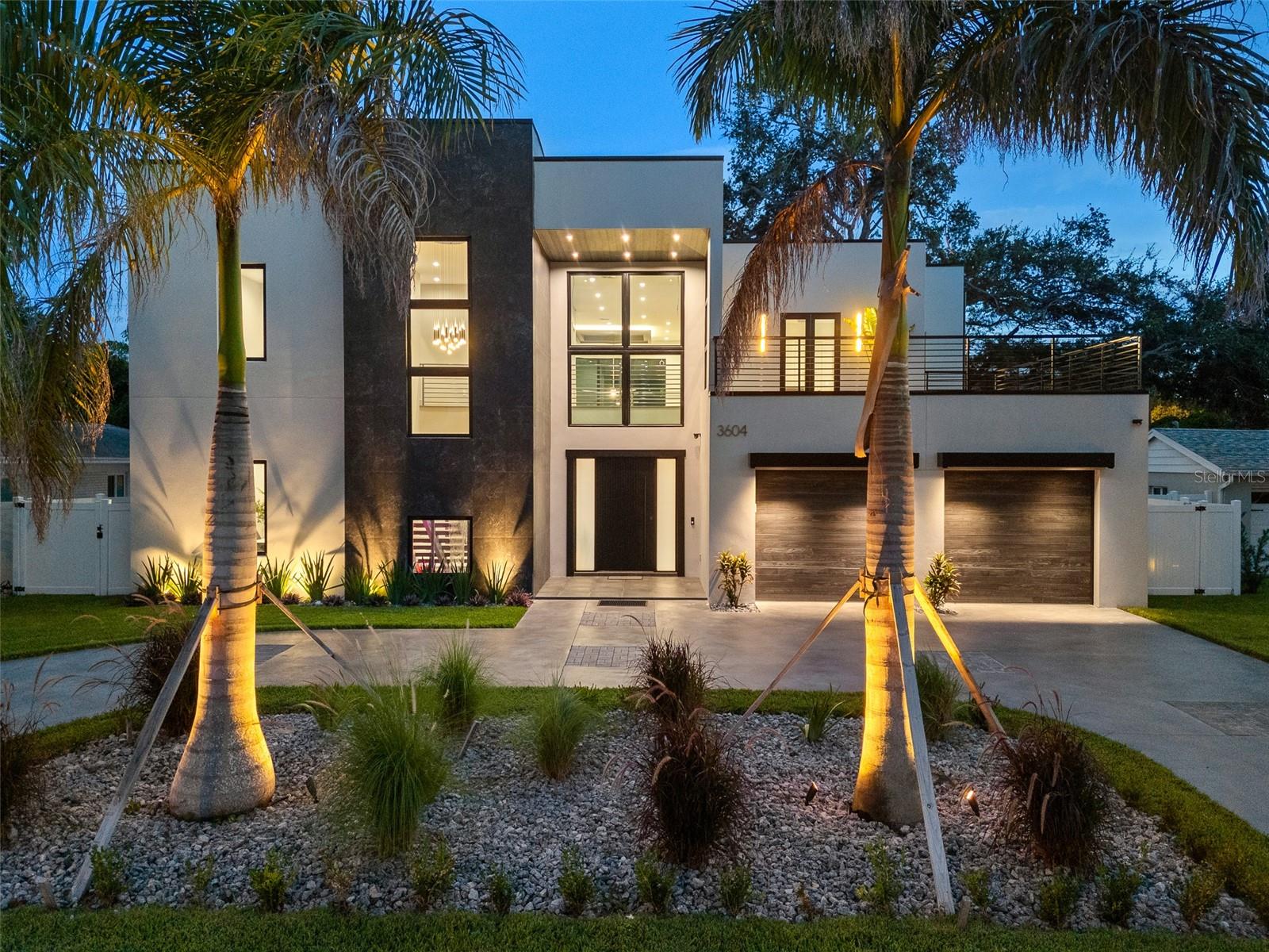 Listing photo id 1 for 3604 El Prado Boulevard