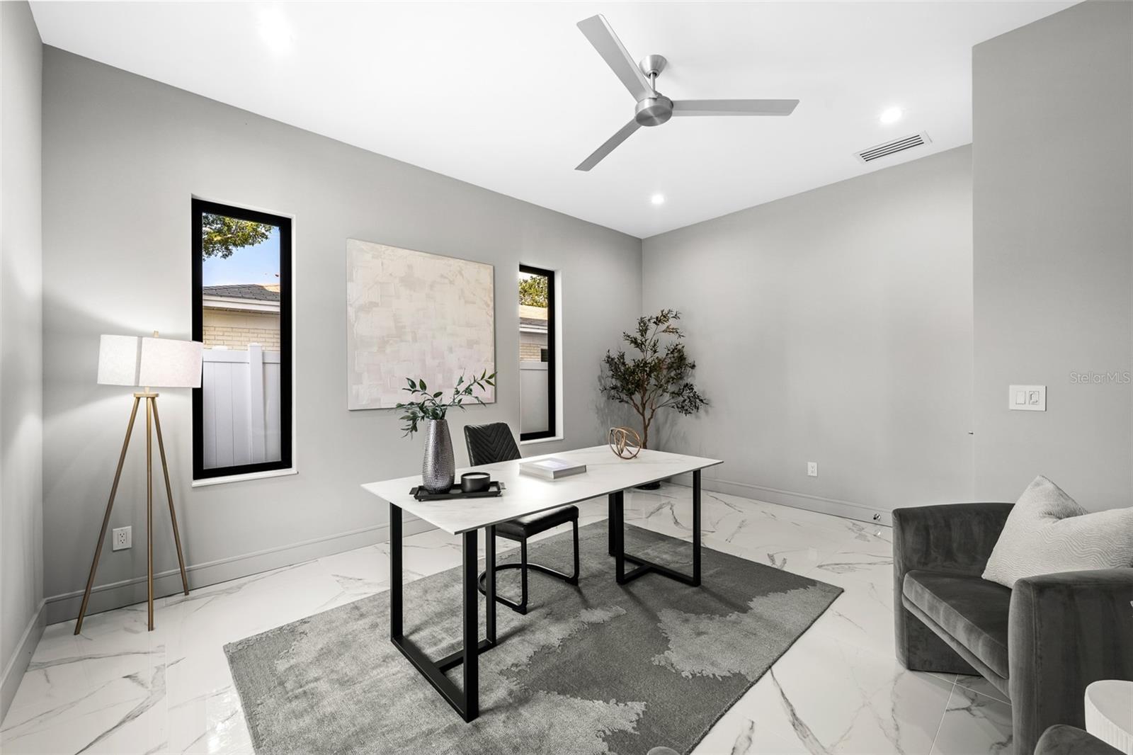 Listing photo id 31 for 3604 El Prado Boulevard