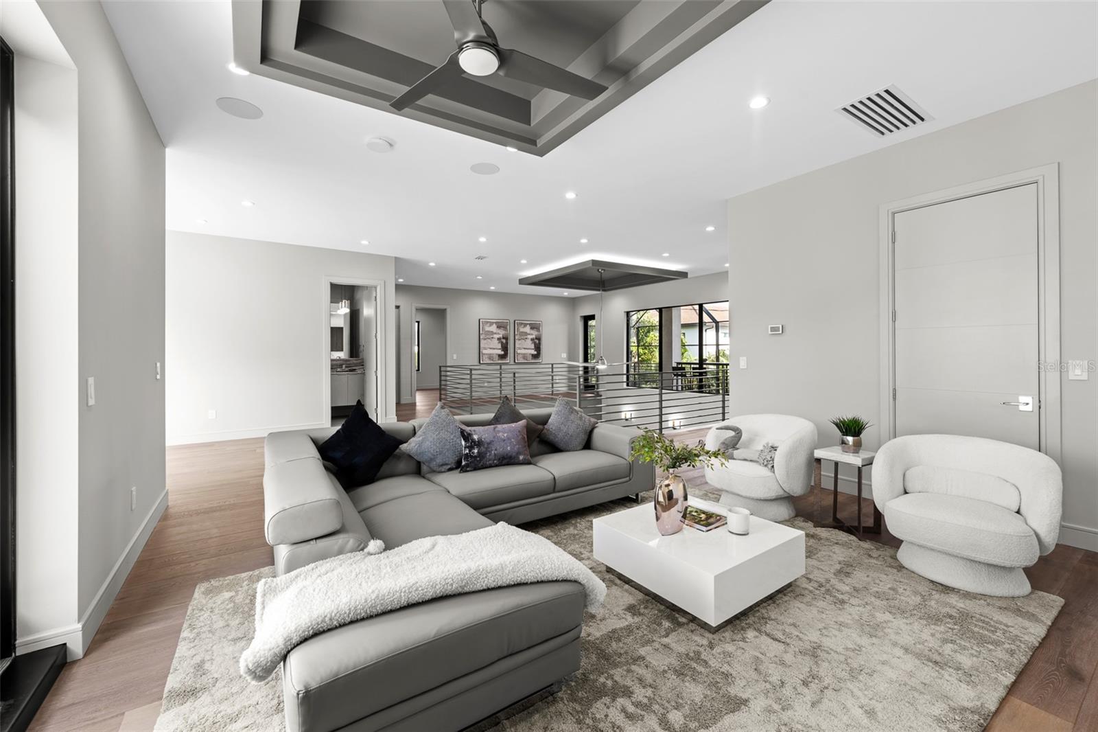 Listing photo id 40 for 3604 El Prado Boulevard