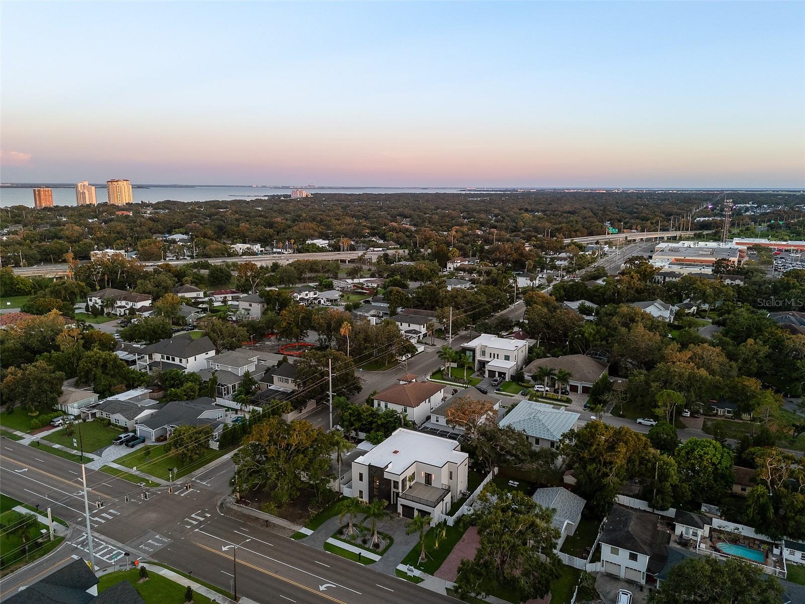 Listing photo id 61 for 3604 El Prado Boulevard