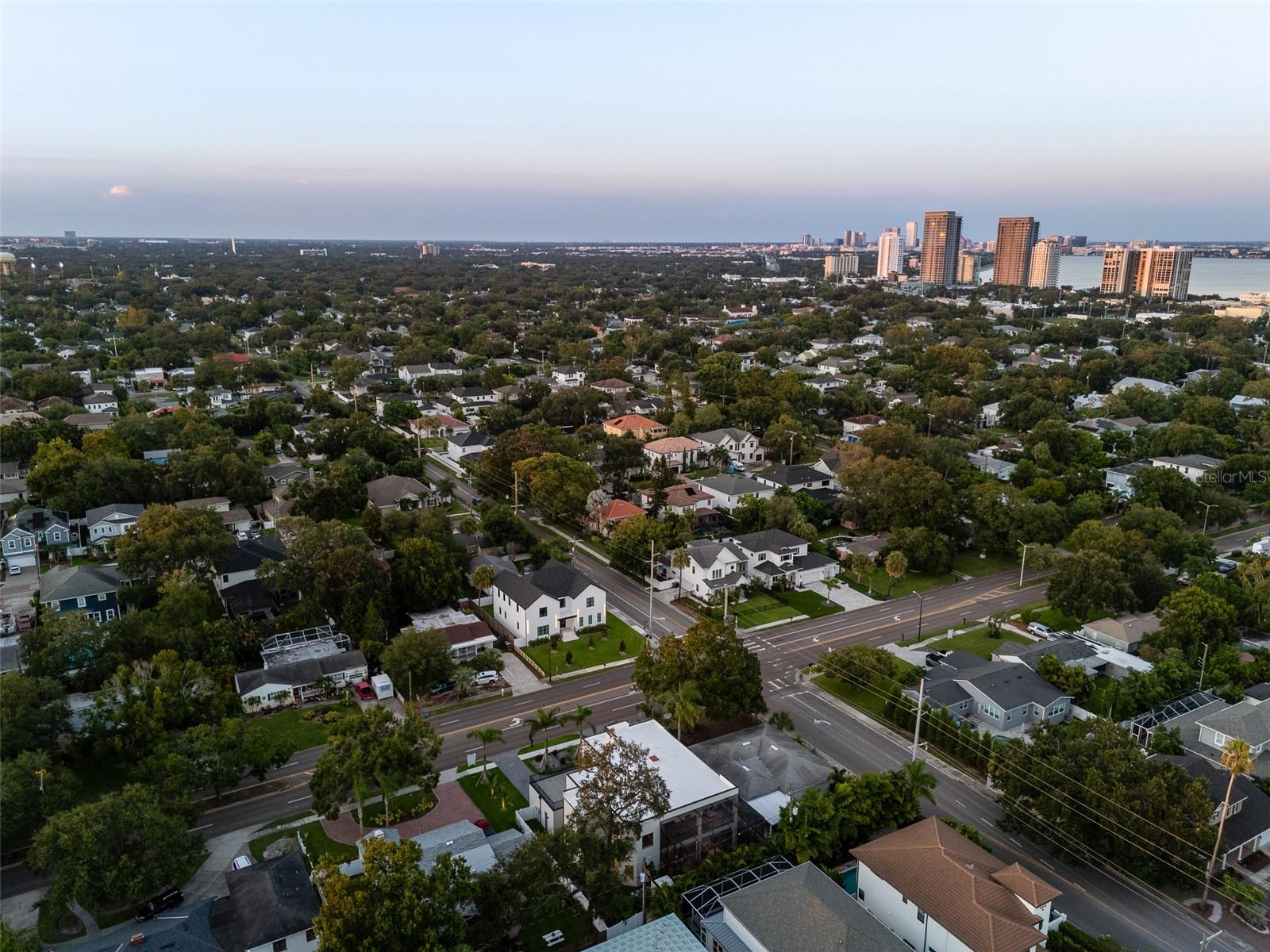 Listing photo id 67 for 3604 El Prado Boulevard