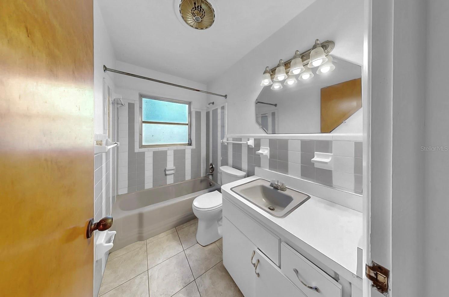 Image 21 of 34 For 58 Arnoni Drive