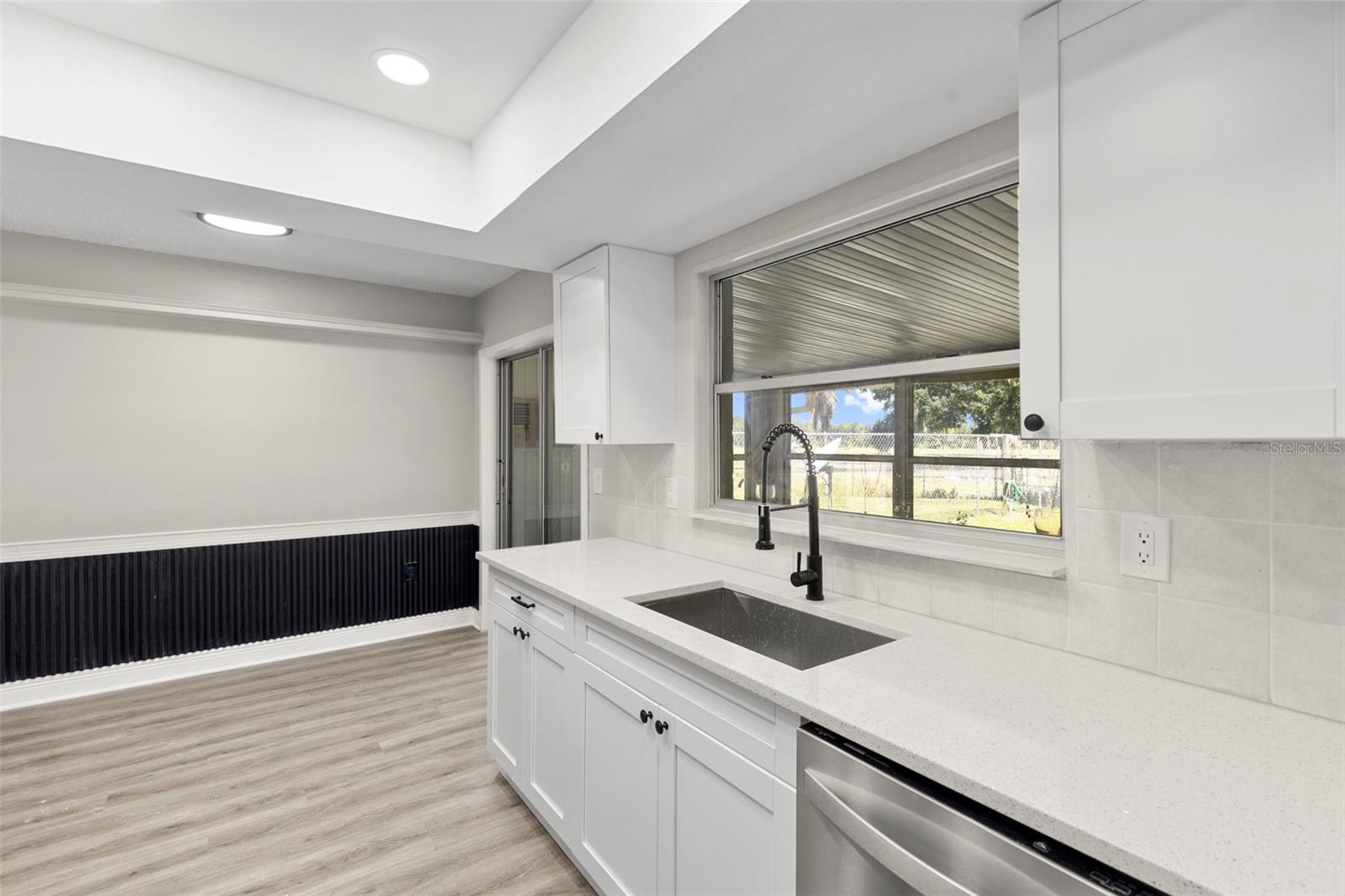 Image 10 of 41 For 1002 Waterview Point