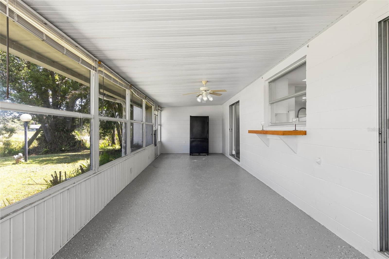 Image 22 of 41 For 1002 Waterview Point