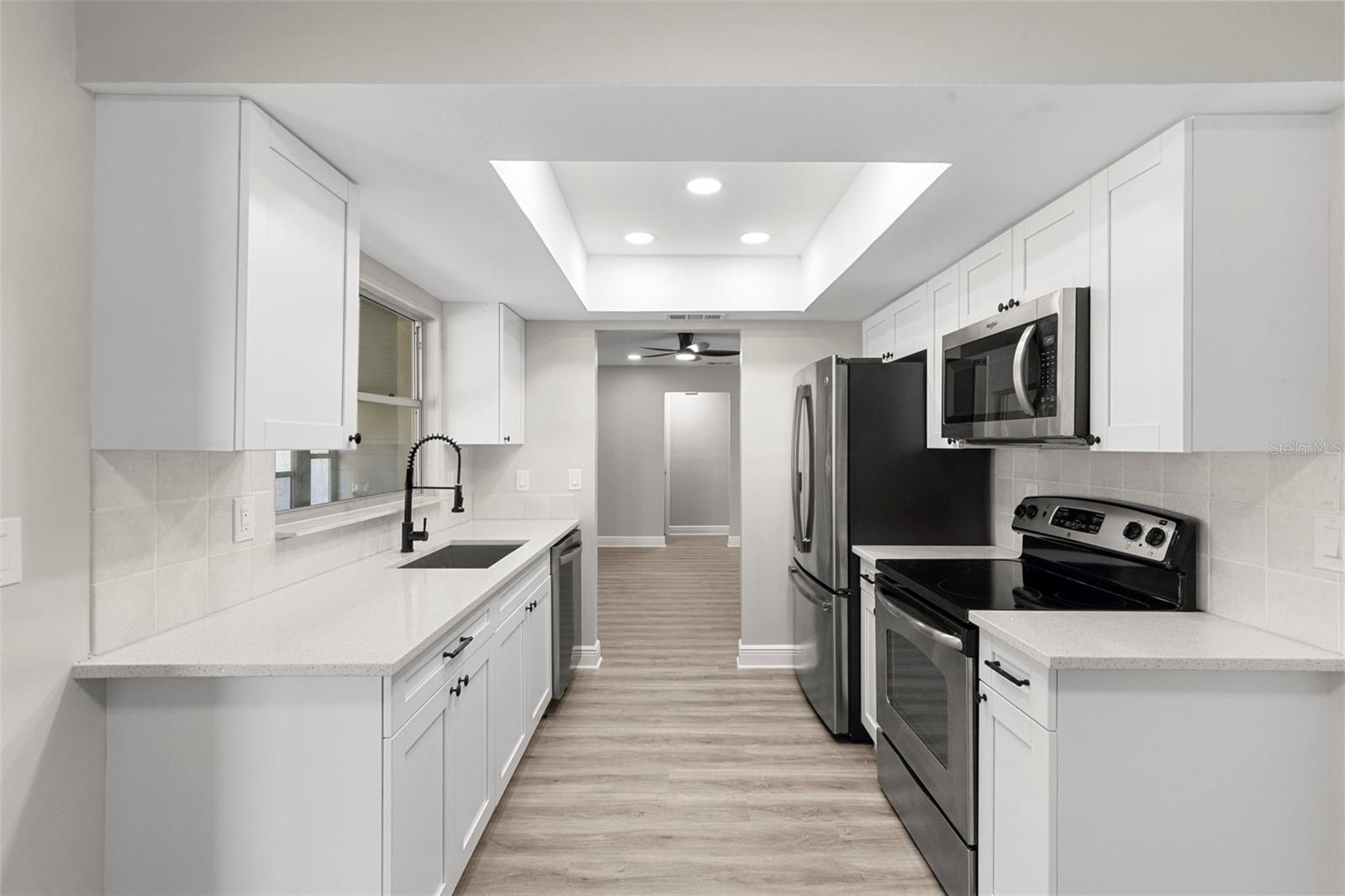 Image 4 of 41 For 1002 Waterview Point