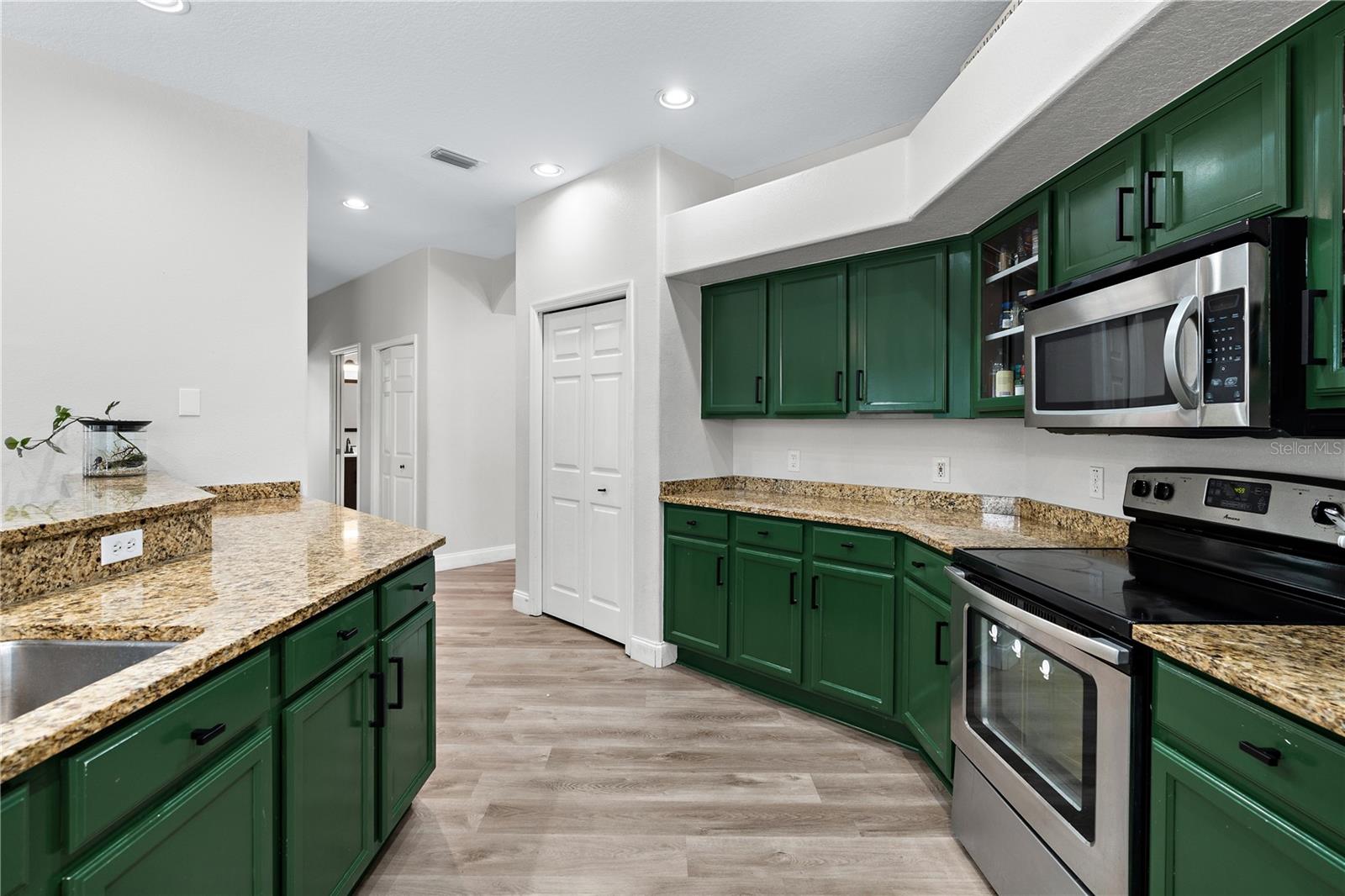 Image 17 of 52 For 2298 Hannah Way N
